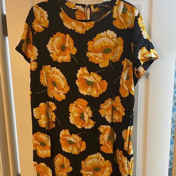 Forever 21 Dresses & Skirts - Cute spring flower dress from Forever 21!